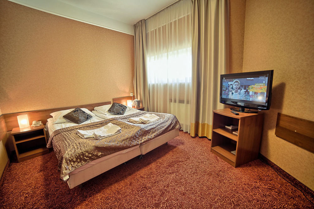 Grot Hotel Malbork Extérieur photo