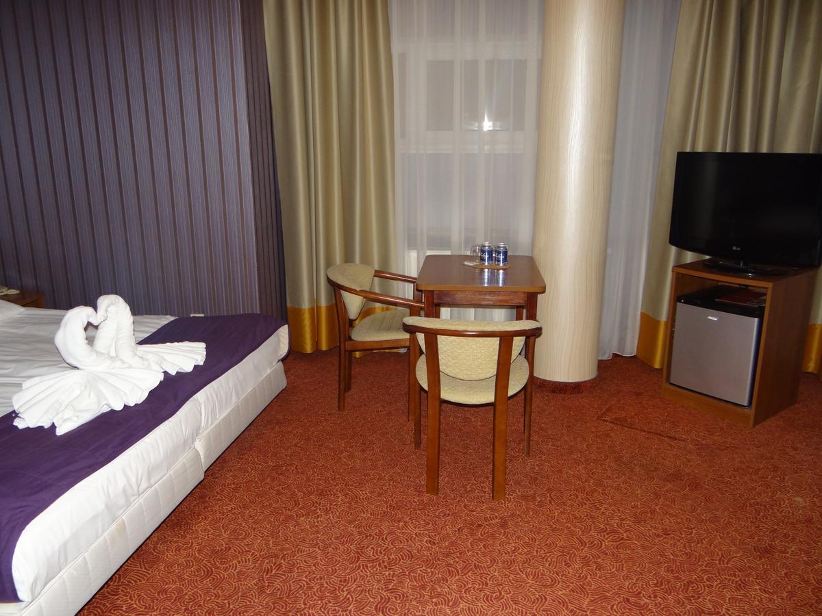 Grot Hotel Malbork Extérieur photo