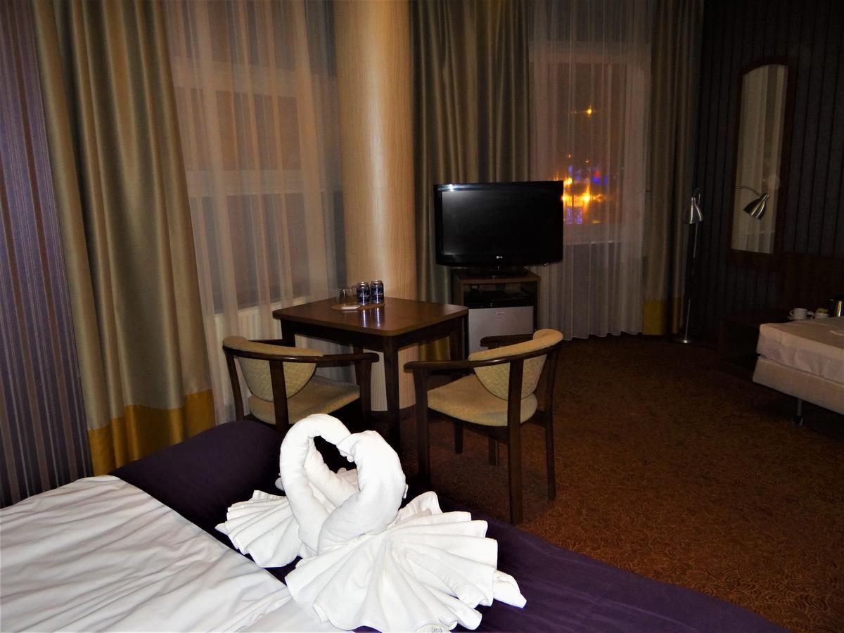 Grot Hotel Malbork Extérieur photo