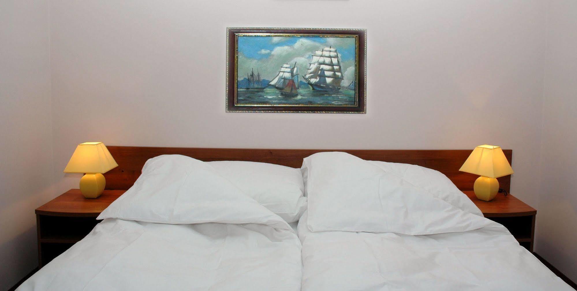 Grot Hotel Malbork Extérieur photo