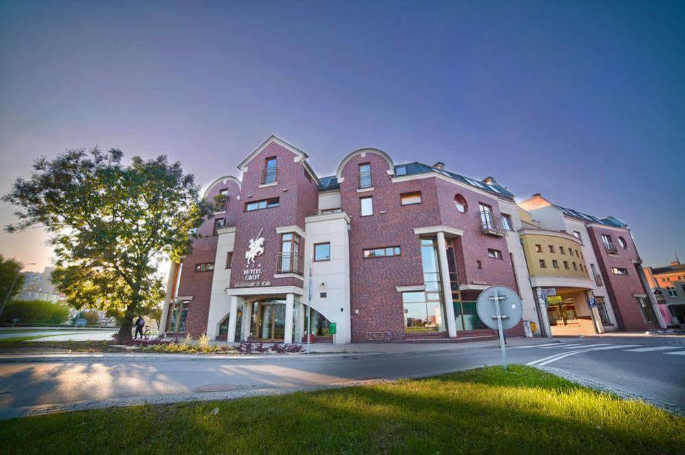 Grot Hotel Malbork Extérieur photo