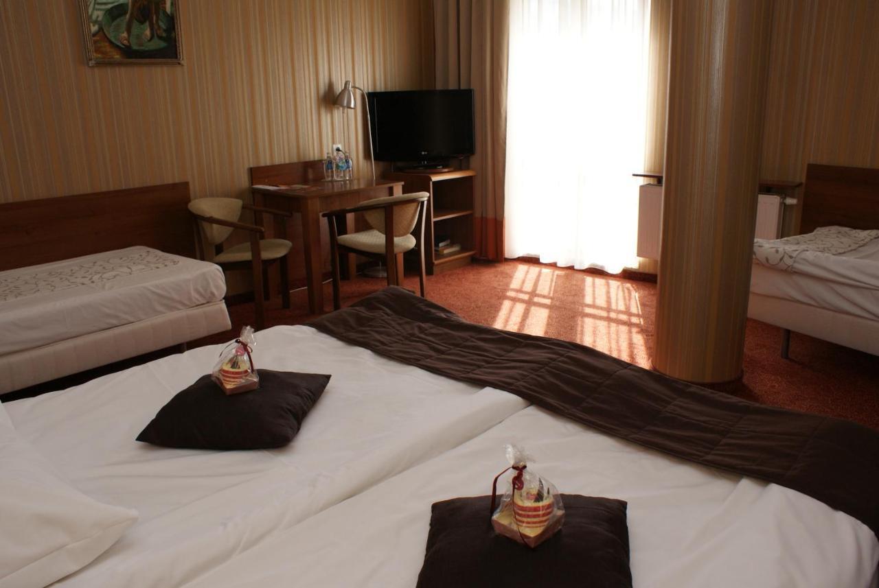Grot Hotel Malbork Extérieur photo